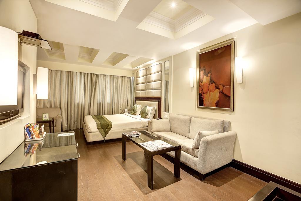 Western Court Chandigarh Exterior photo