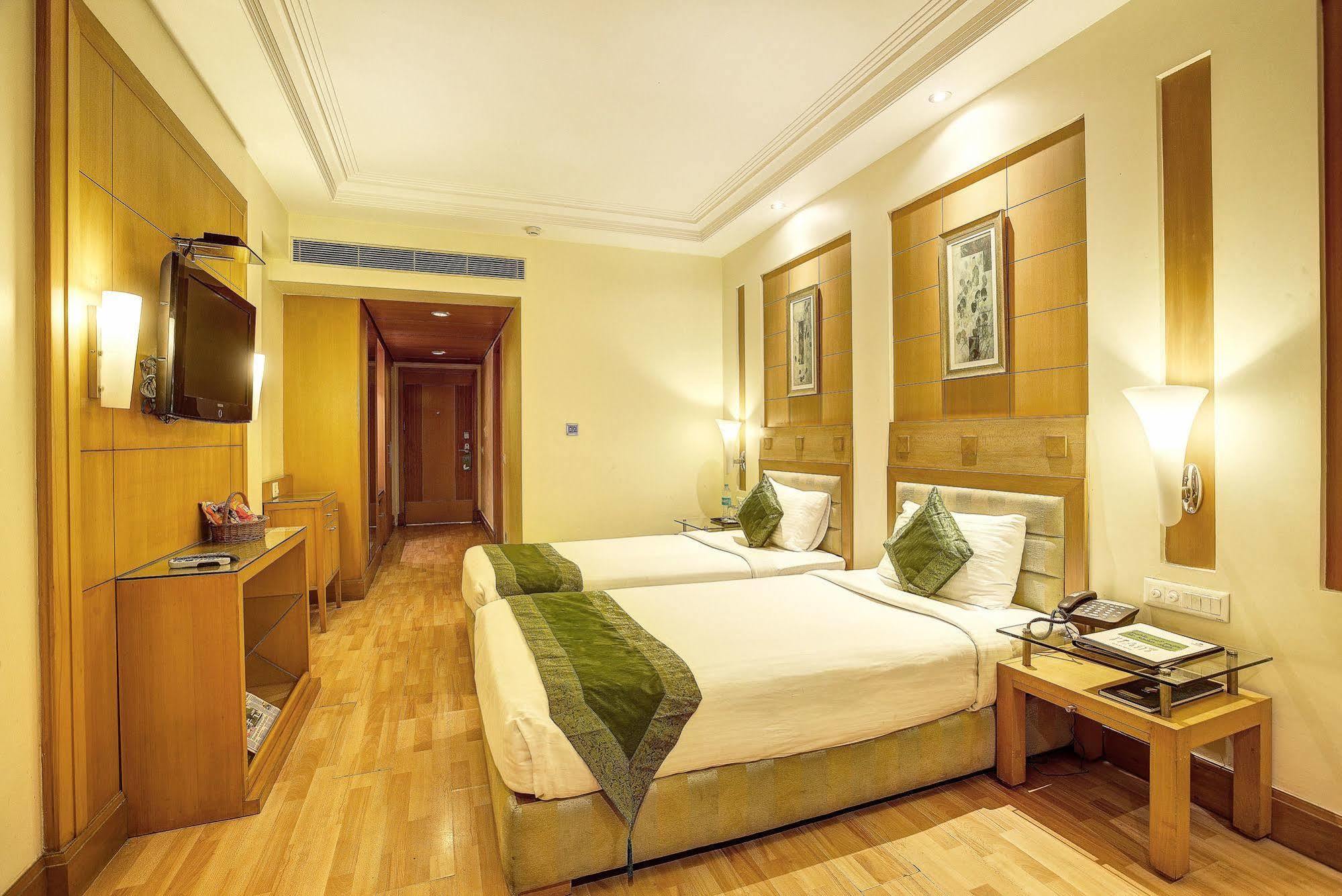 Western Court Chandigarh Exterior photo