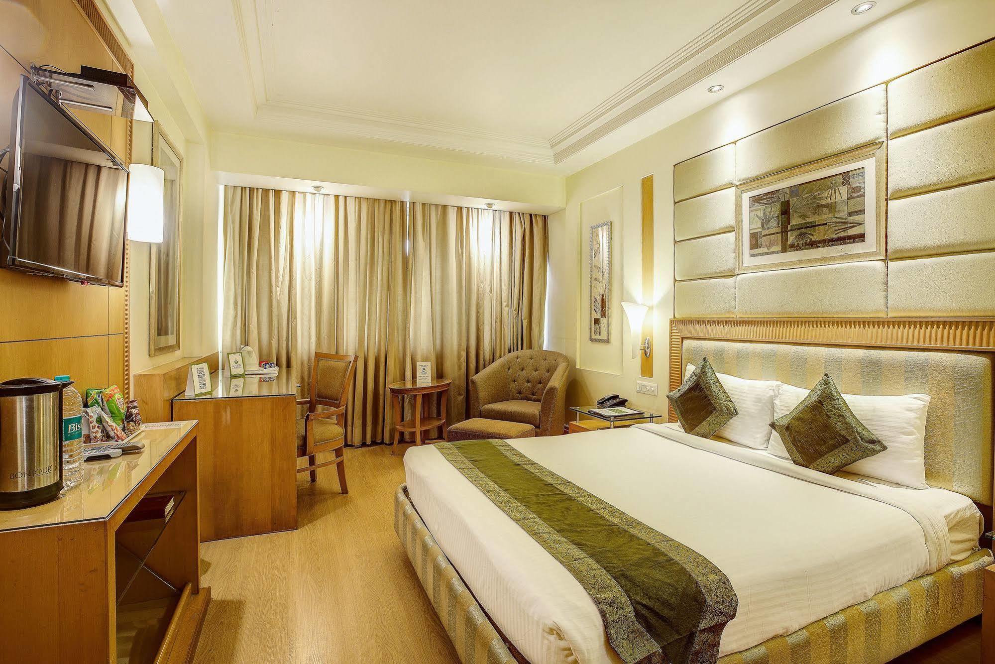 Western Court Chandigarh Exterior photo