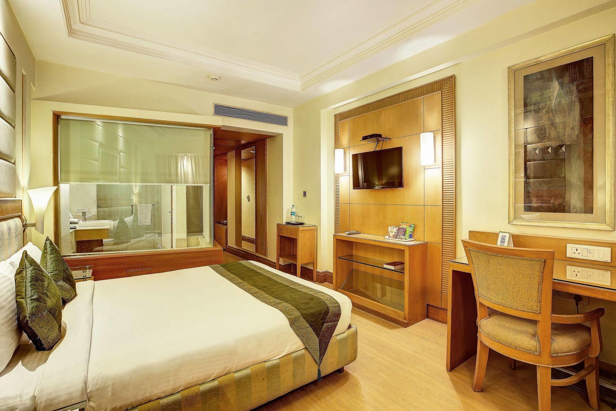 Western Court Chandigarh Exterior photo