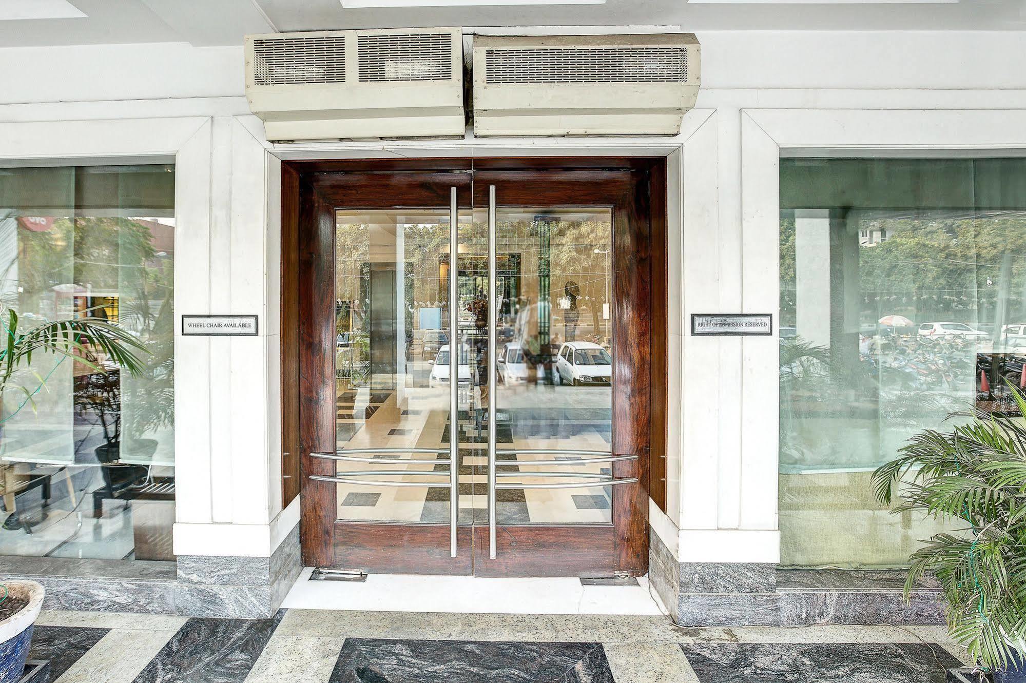 Western Court Chandigarh Exterior photo
